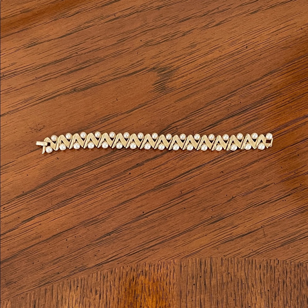 Trifari Gold Zigzag Bracelet